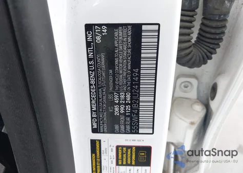 2018 Mercedes-Benz C 300 z USA, uszkodzony, nr VIN 55SWF4JB2JU241494